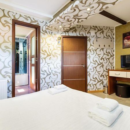 Casa Ivett Appartement Braşov Buitenkant foto