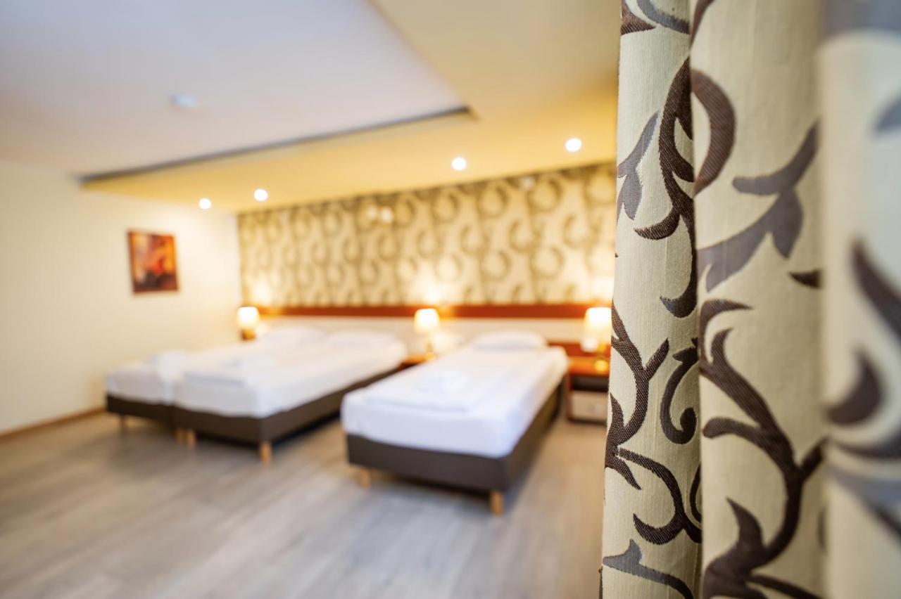 Casa Ivett Appartement Braşov Buitenkant foto