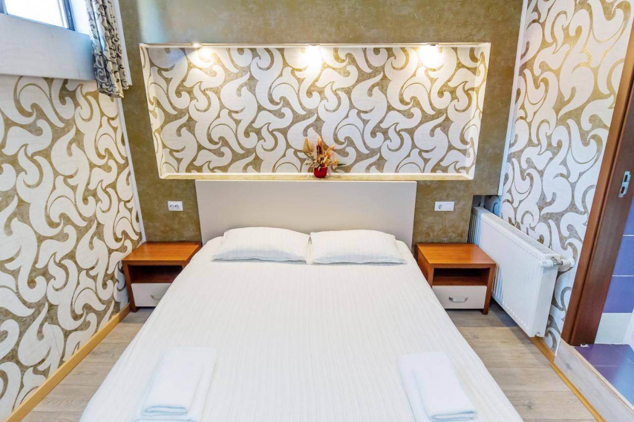 Casa Ivett Appartement Braşov Buitenkant foto