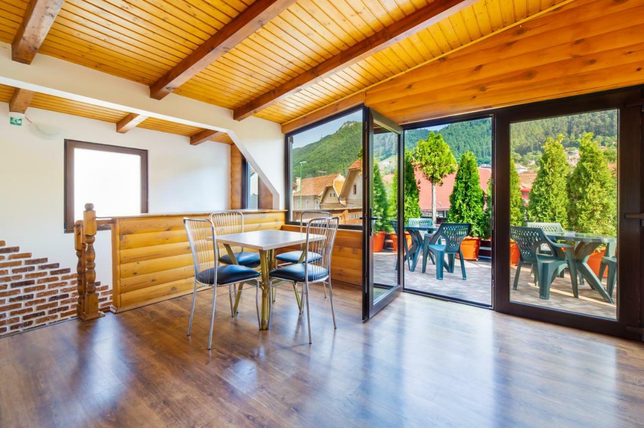 Casa Ivett Appartement Braşov Buitenkant foto