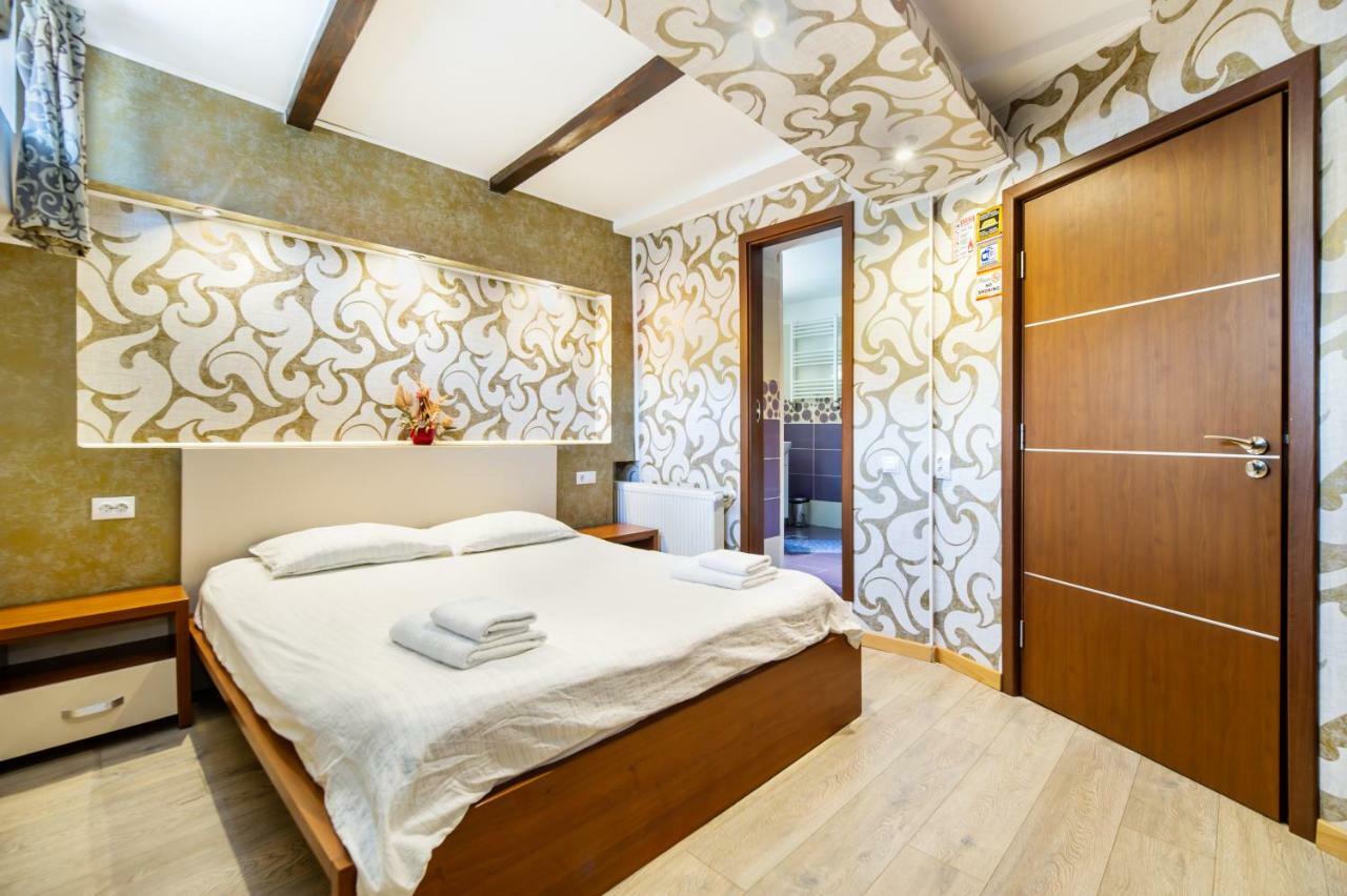 Casa Ivett Appartement Braşov Buitenkant foto